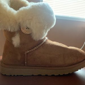 UGG BOOTS